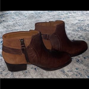 NWT Clarks Artisan Maypearl Lilac Leather Bootie